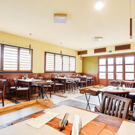 Restaurace A U Zamecku Pensjonat *